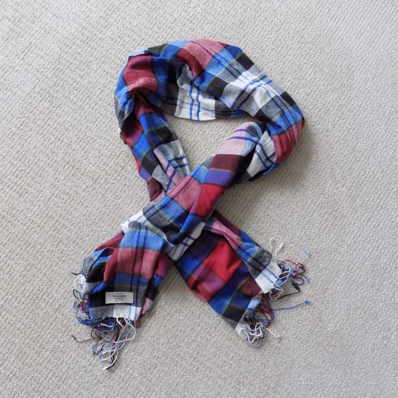 ABERCROMBIE & FITCH A&F PLAID TASSLE SCARF WRAP